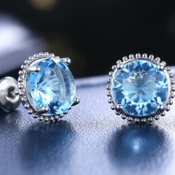 New Sterling silver diamond stud earrings - Picture 2 of 5